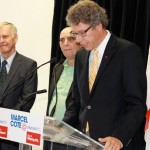 Marcel Côté, chef de Coalition pour Montréal, Marvin Rotrand (au centre) et Russell Copeman (à droite) | Photo : Marie Cicchini
